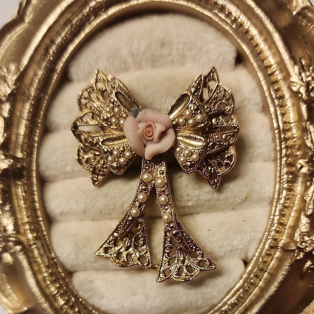 1928 Brand Gold Tone Faux Pearl Filigree Porcelain Rose Bow Brooch Pin
